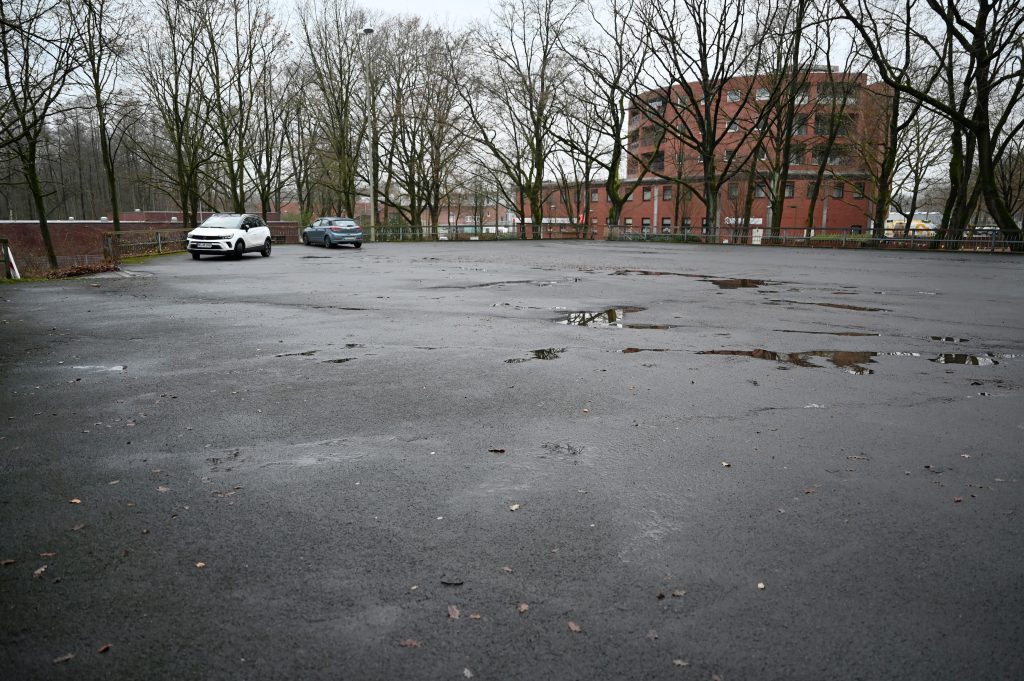 Der neue Parkplatz ist zum Teil  Ersatz für den Abriss eines maroden Parkdecks geplant.
