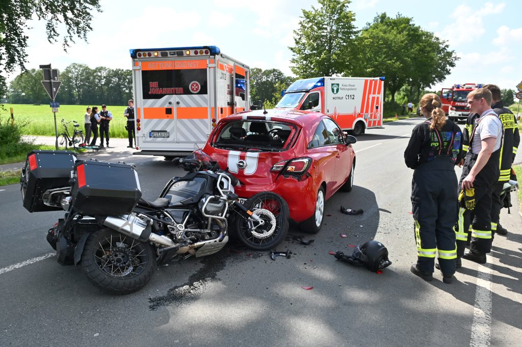 Am Donnerstag ereignete sich auf der Dorstener Straße in Schermbeck ein doppelter Unfall, bei dem mehrere Menschen verletzt wurden.