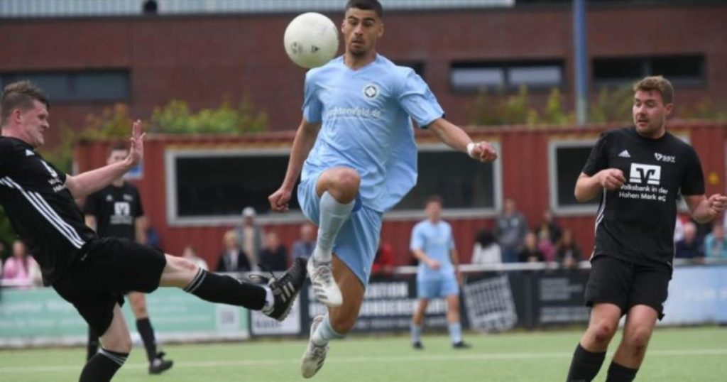 Im entscheidenden Relegationsspiel auf neutralem Boden in Herten-Disteln musste der SSV Rhade eine bittere 0:3-Niederlage gegen den SSC Recklinghausen hinnehmen.