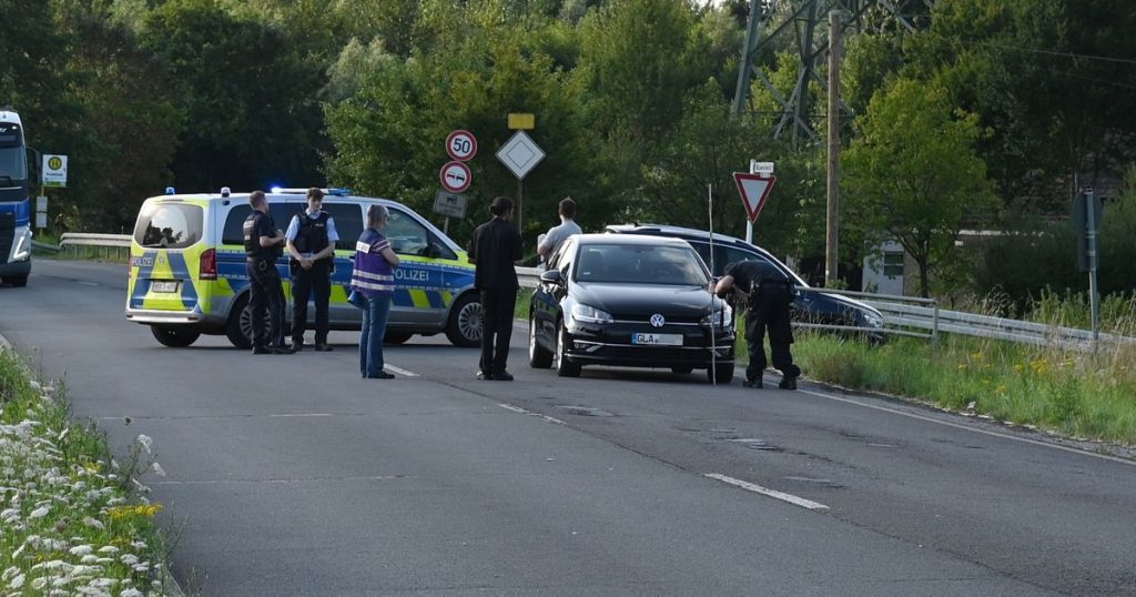 Ein schwerer Motorradunfall ereignete sich am Mittwochabend auf der B224 an der Stadtgrenze zwischen Gelsenkirchen und Dorsten, bei dem ein 44-jähriger Motorradfahrer an den Folgen seiner Verletzungen verstorben ist. 