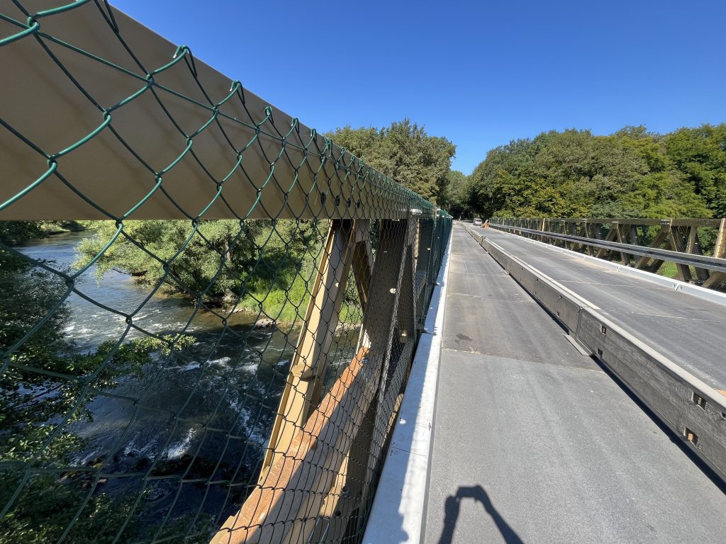 Die Arbeiten an der Hervester Brücke neigen sich dem Ende entgegen. Freitagmittag soll die Verkehrsfreigabe erfolgen.