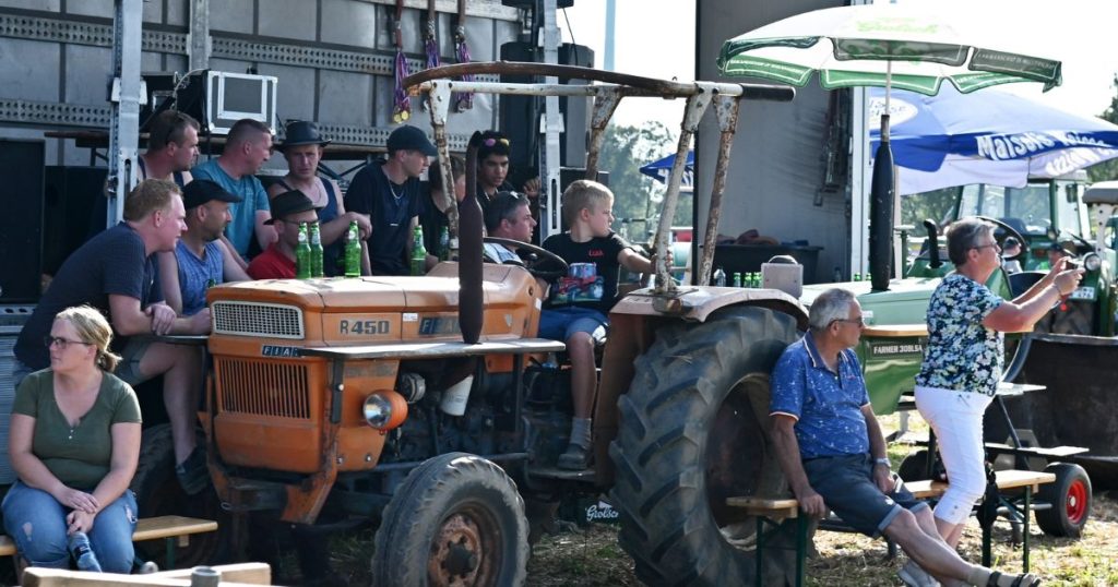 Das zweite Lembecker Oldtimertreffen zelebrierte sein 25-jähriges Jubiläum mit einem vielfältigen Programm, das Oldtimer-Fans aus der Region und dem Umland anzog. 