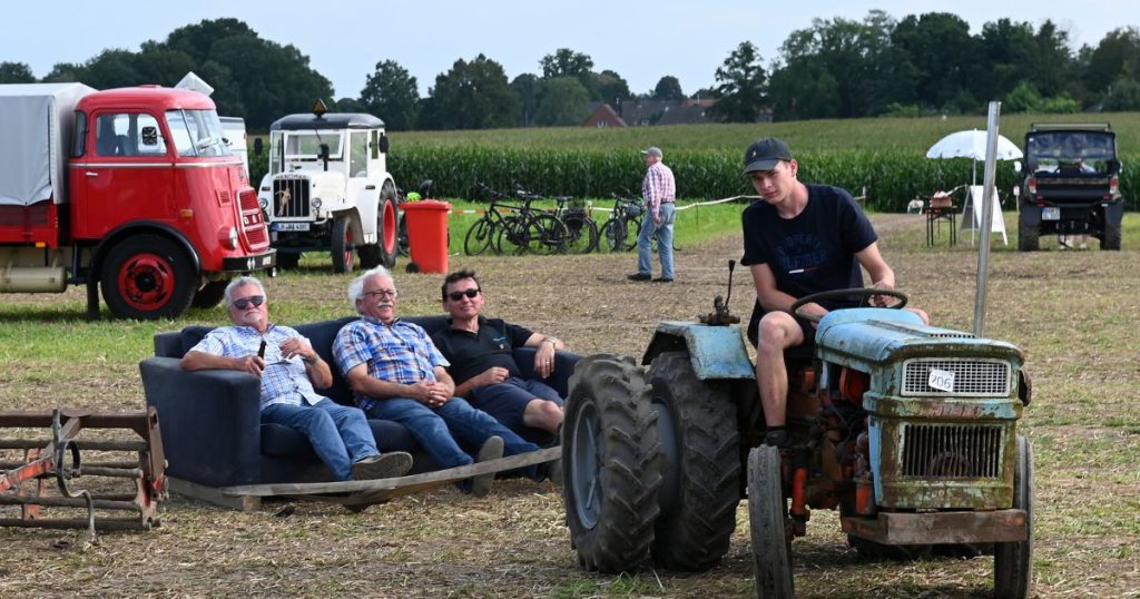 Das zweite Lembecker Oldtimertreffen zelebrierte sein 25-jähriges Jubiläum mit einem vielfältigen Programm, das Oldtimer-Fans aus der Region und dem Umland anzog. 