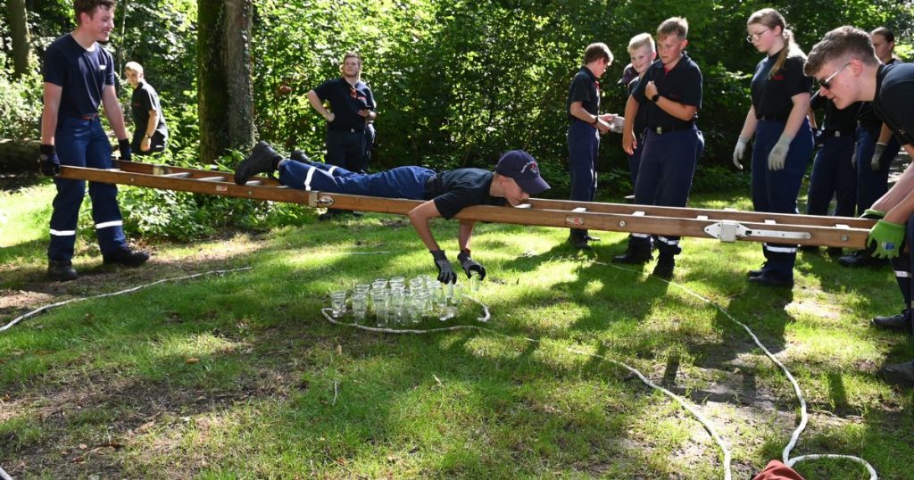 Am vergangenen Samstag stellten sich die Kameradinnen und Kameraden der Freiwilligen Feuerwehr Dorsten beim Kübelspritzencup spannenden Herausforderungen.