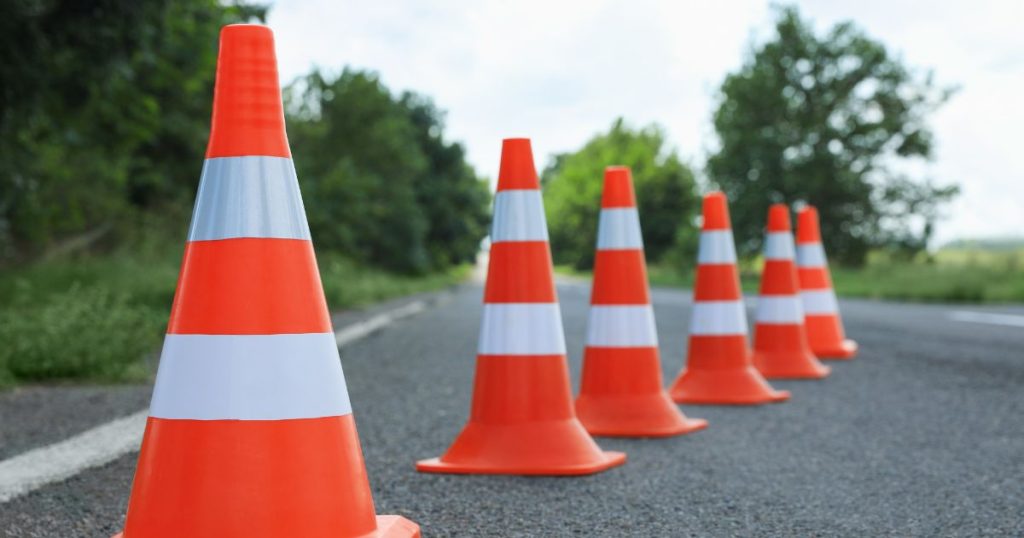 Die Straße Auf dem Beerenkamp zwischen Schwickingsfeld und Schwickingsbusch / Tidenweg muss für die Verlegung einer Wasserleitung ab Donnerstag voll gesperrt werden.