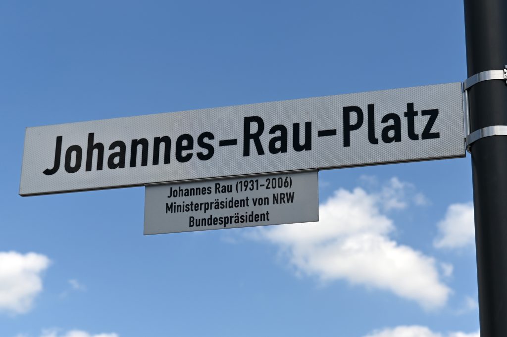 Die Stadt Dorsten ehrt Johannes Rau mit der Benennung des neugestalteten Platzes vor dem Bürgerbahnhof. Am Samstag folgt eine Veranstaltung.